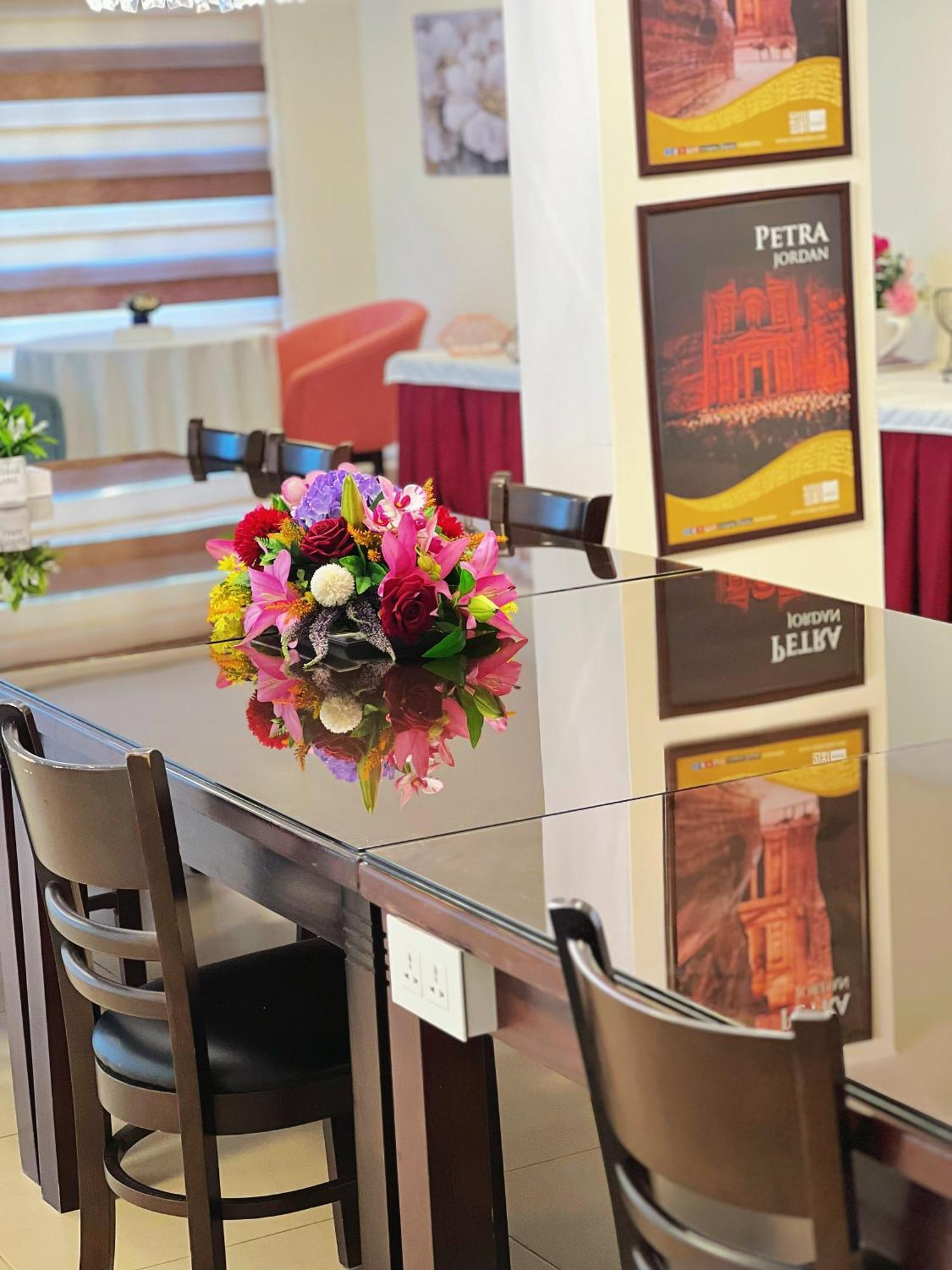 The Seventh Star Hotel Suites アンマン エクステリア 写真